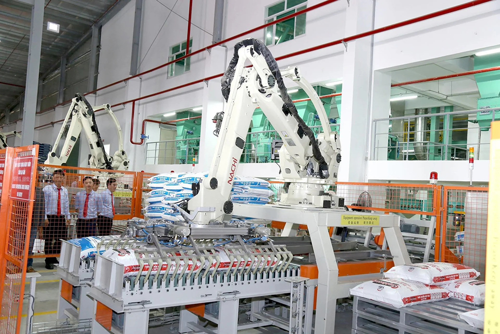 Dây chuyền sản xuất thức ăn thủy sản công nghiệp tại nhà máy