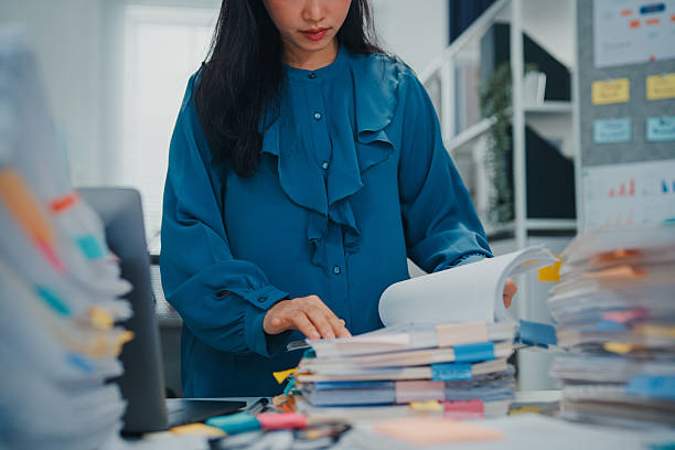 Importer organizing documents before submitting an animal quarantine application