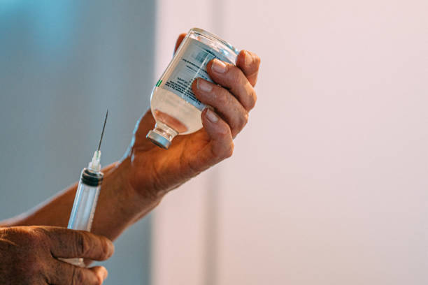 Preparing an injectable medicine for veterinary treatment